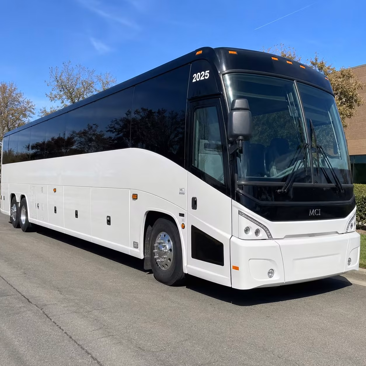 compare charter buses for large concert groups headed to acrisure stadium